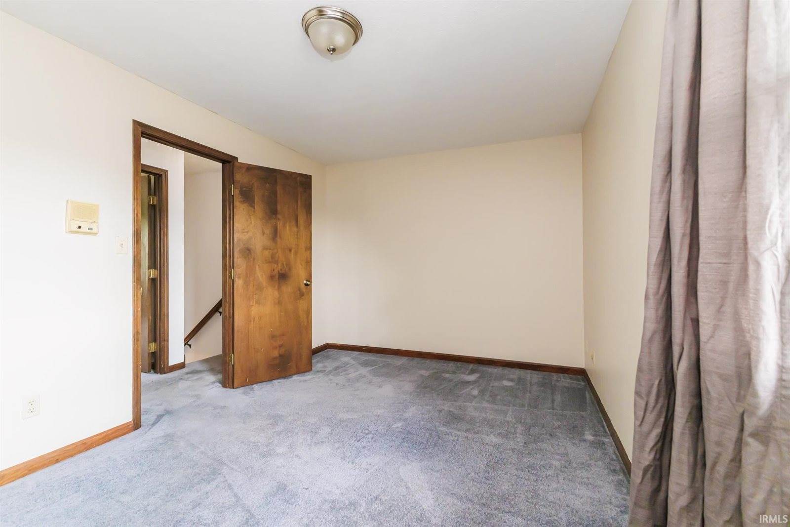 2209 W Woodmont Drive, Muncie, IN 47304