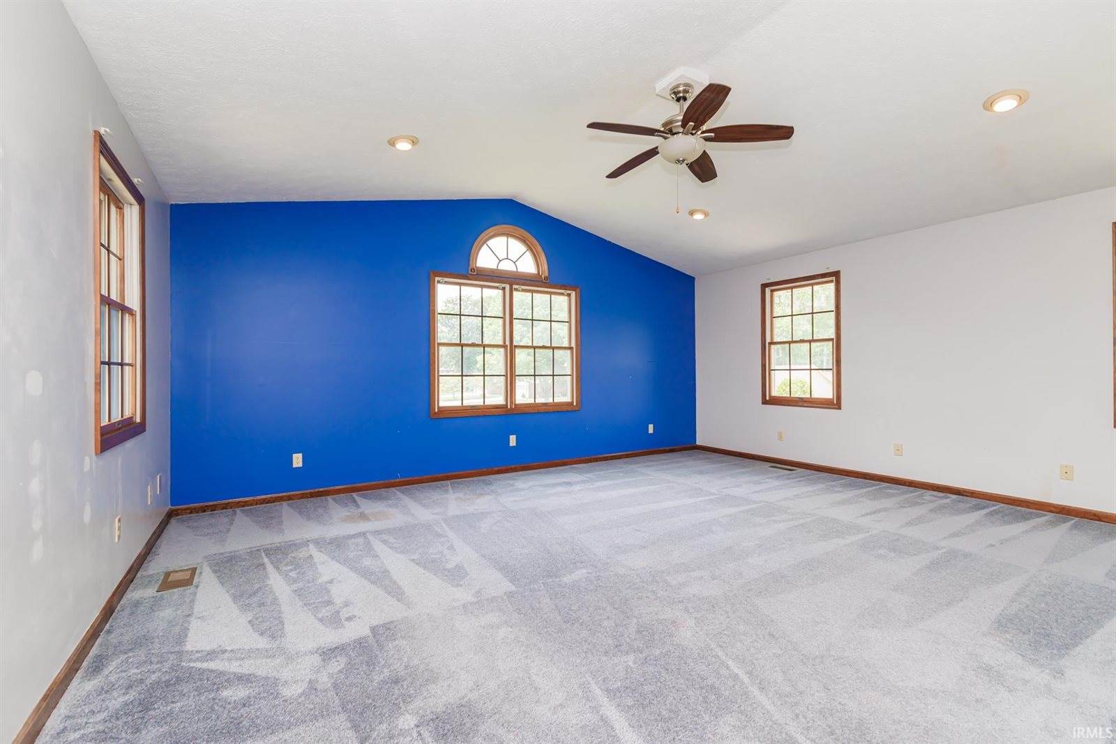 2209 W Woodmont Drive, Muncie, IN 47304