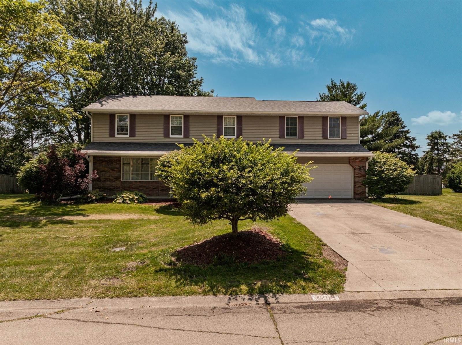 2209 W Woodmont Drive, Muncie, IN 47304