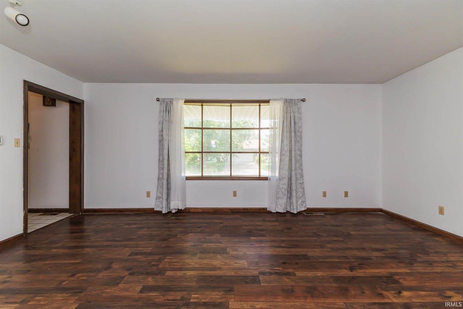 2209 W Woodmont Drive, Muncie, IN 47304