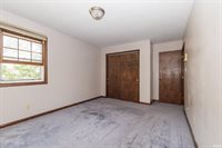 2209 W Woodmont Drive, Muncie, IN 47304