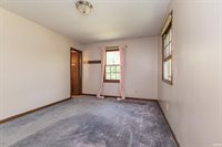 2209 W Woodmont Drive, Muncie, IN 47304