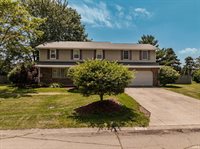 2209 W Woodmont Drive, Muncie, IN 47304