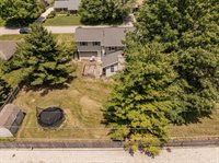 2209 W Woodmont Drive, Muncie, IN 47304