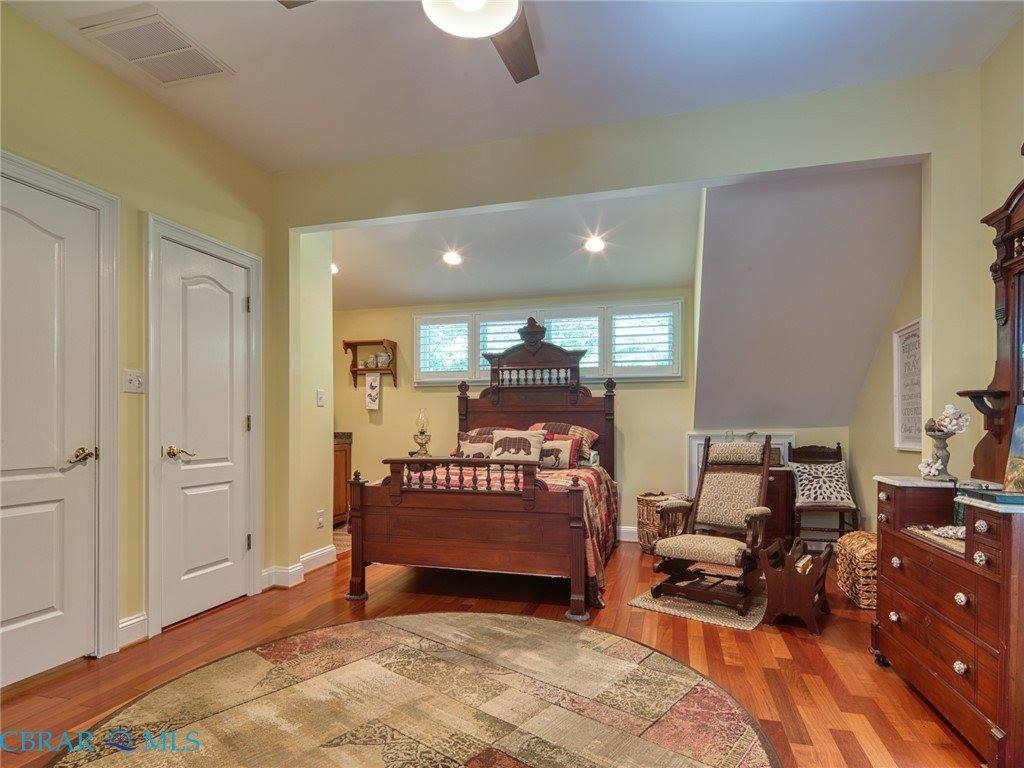 11688 River Crest Drive, Gloucester, VA 23061