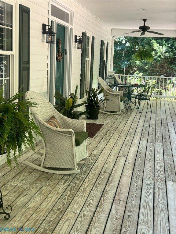 11688 River Crest Drive, Gloucester, VA 23061