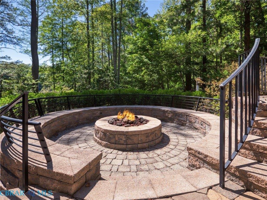 11688 River Crest Drive, Gloucester, VA 23061