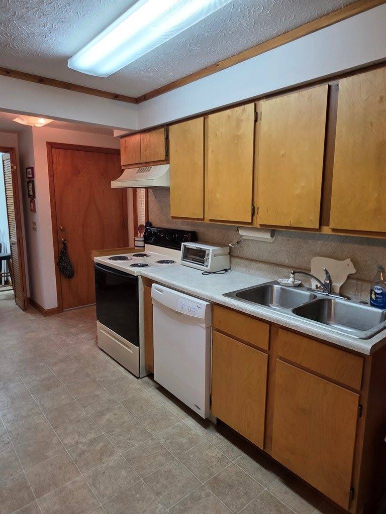 96 Chalet Circle, Pine Mountain, GA 31822