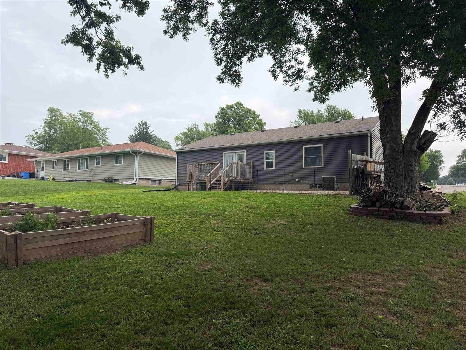 411 N 8th St, Akron, IA 51001