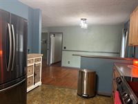 411 N 8th St, Akron, IA 51001