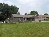 411 N 8th St, Akron, IA 51001