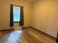 411 N 8th St, Akron, IA 51001