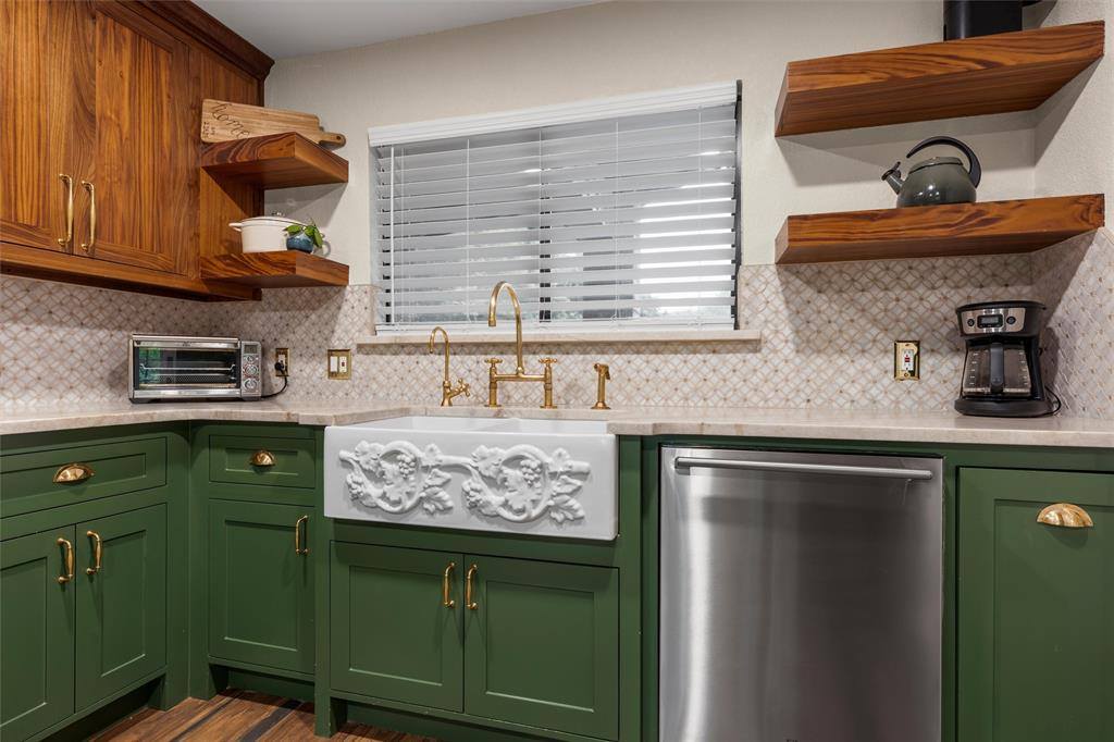 3241 Village Park Drive, Waco, TX 76708