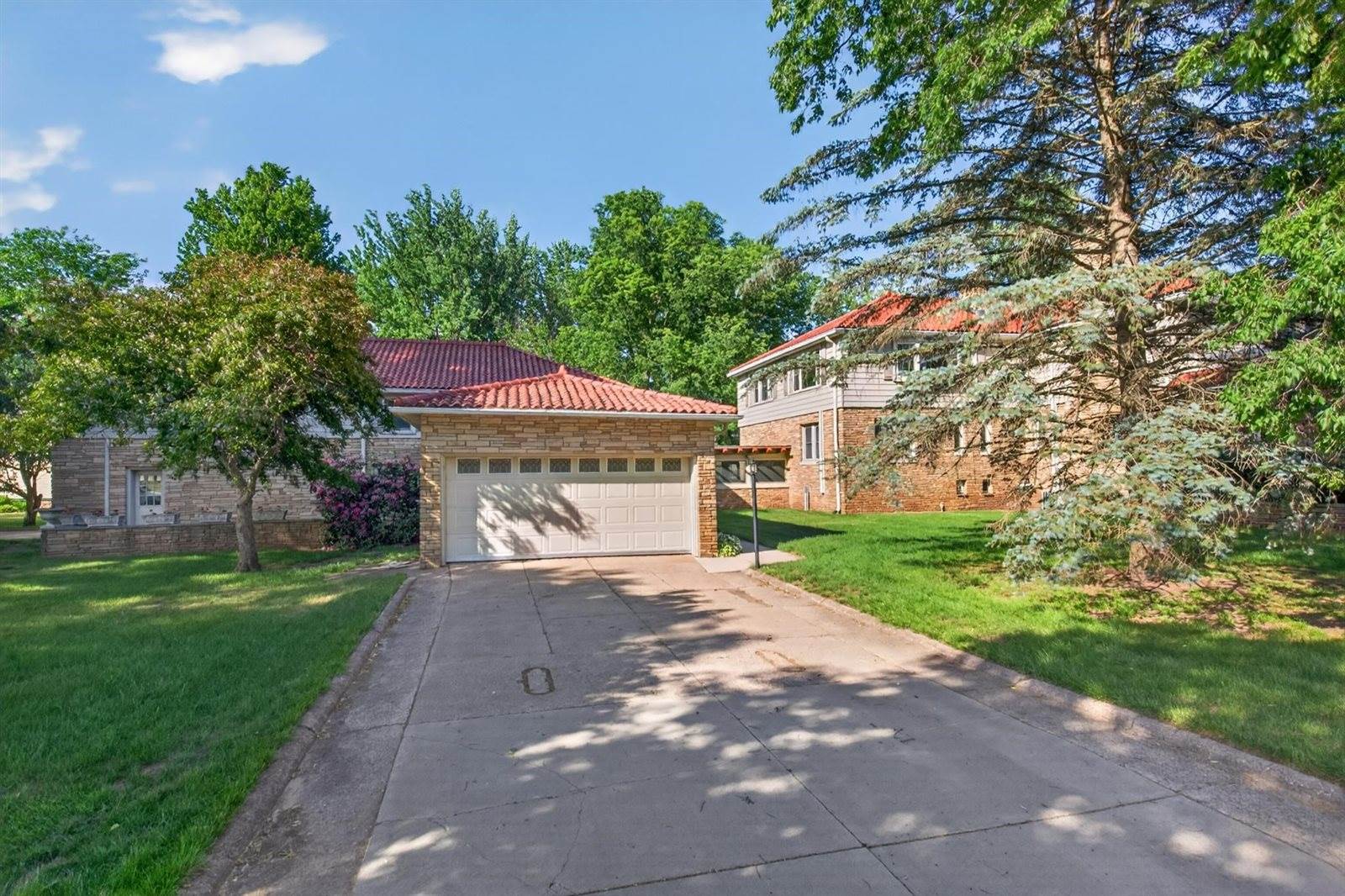 311 Wisconsin River Drive, Port Edwards, WI 54469