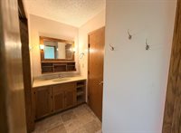 601 13th Ave NE, Minot, ND 58703