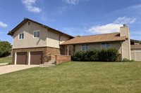 601 13th Ave NE, Minot, ND 58703