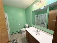 601 13th Ave NE, Minot, ND 58703