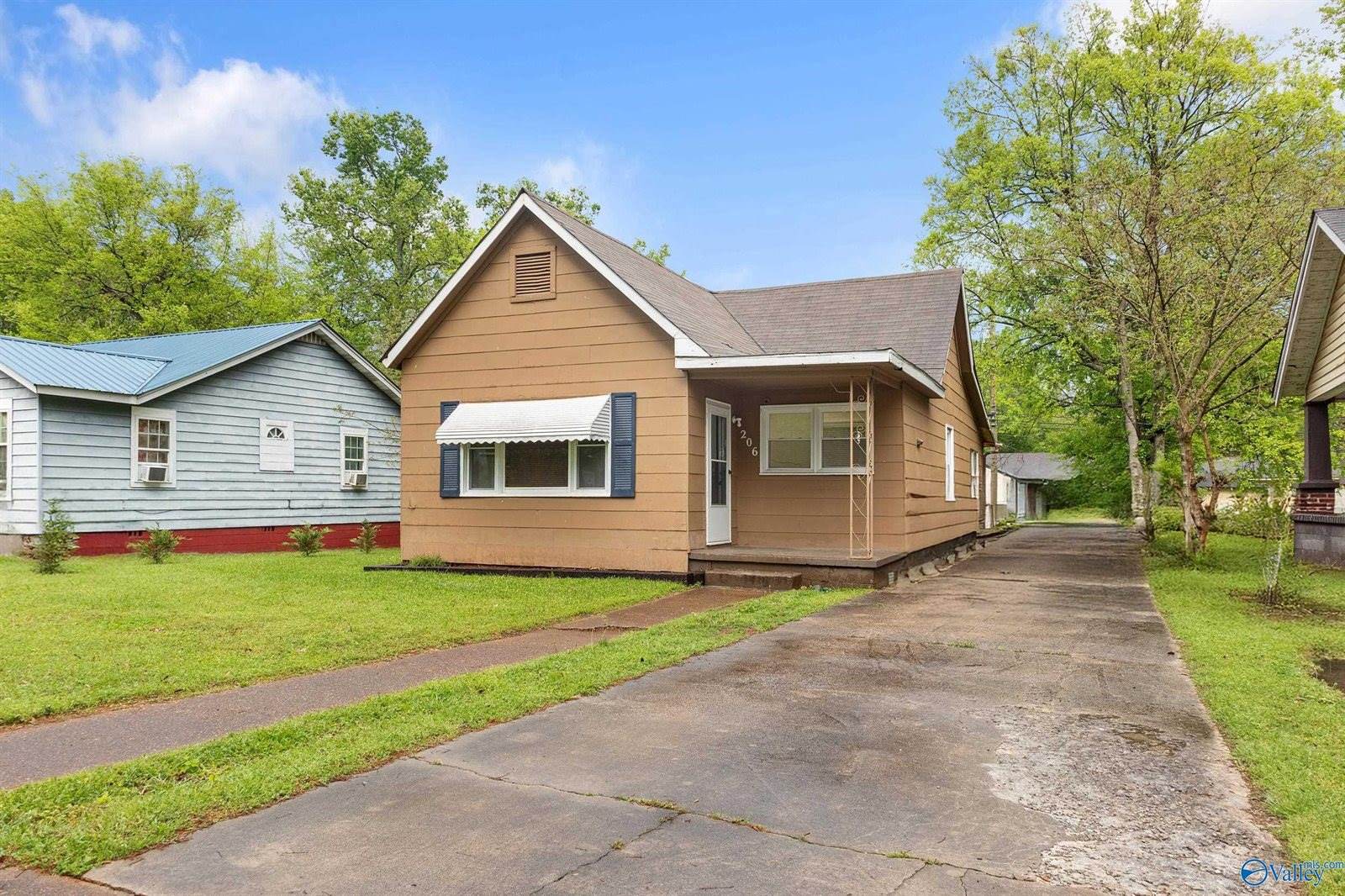 206 Memorial Drive NW, Decatur, AL 35601