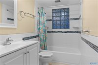 206 Memorial Drive NW, Decatur, AL 35601