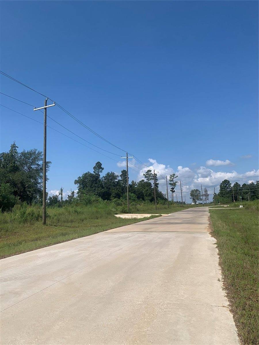8205 Road 5878, Cleveland, TX 77327