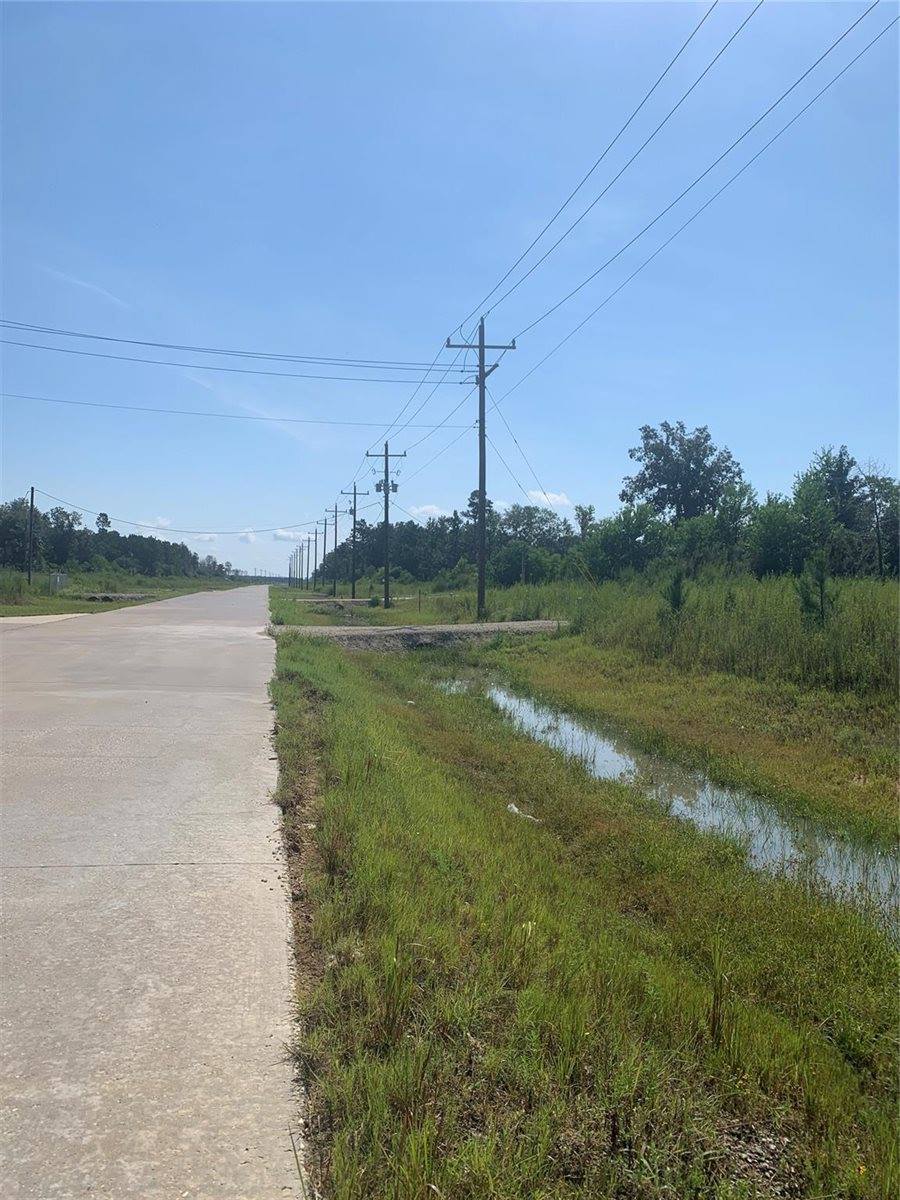 8205 Road 5878, Cleveland, TX 77327