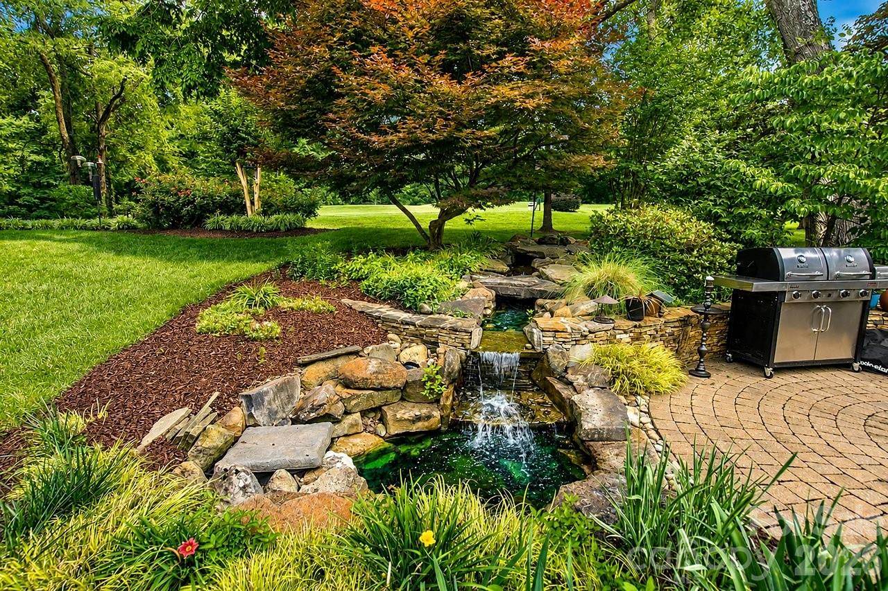 8716 Devonshire Drive, Huntersville, NC 28078