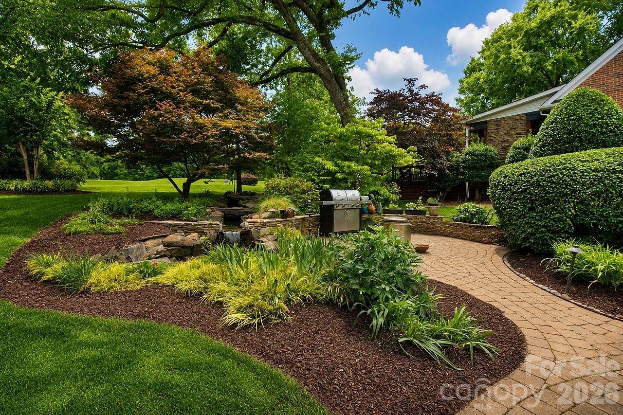 8716 Devonshire Drive, Huntersville, NC 28078