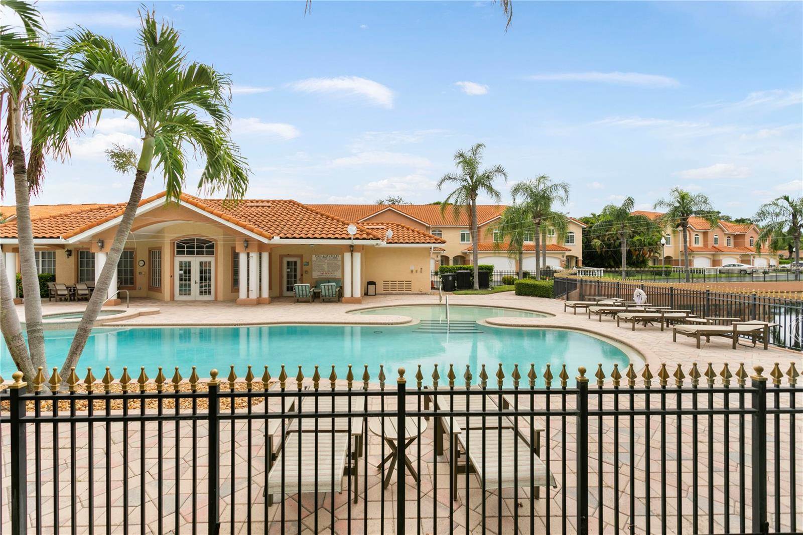 6323 Vista Verde Drive East, Saint Petersburg, FL 33707