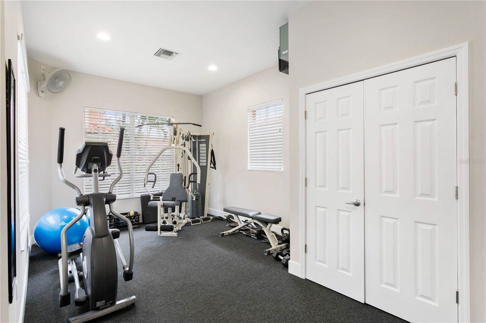 6323 Vista Verde Drive East, Saint Petersburg, FL 33707
