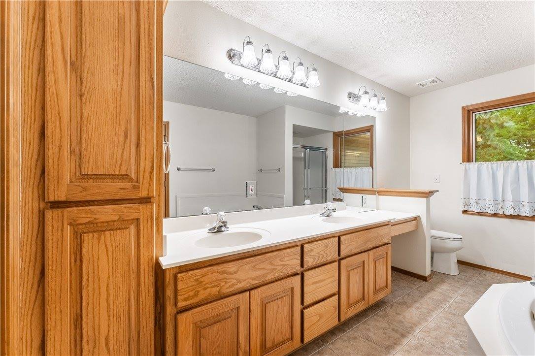 5 Ellesmere Lane, Bella Vista, AR 72714