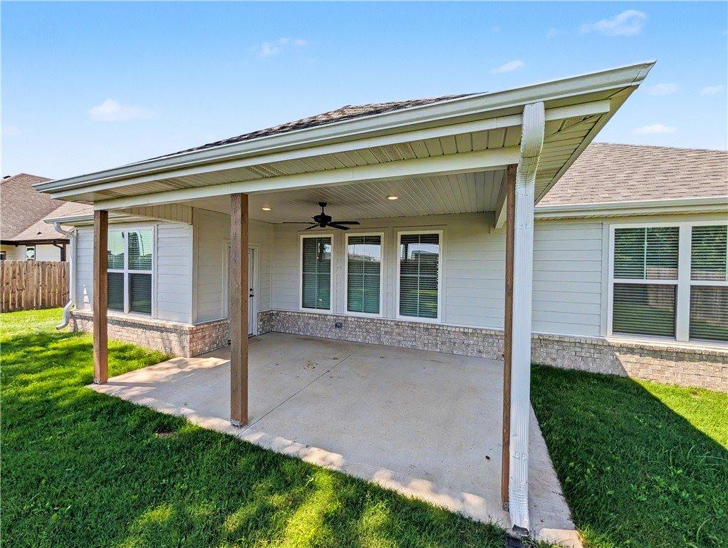 1111 Red Maple Street, Centerton, AR 72719