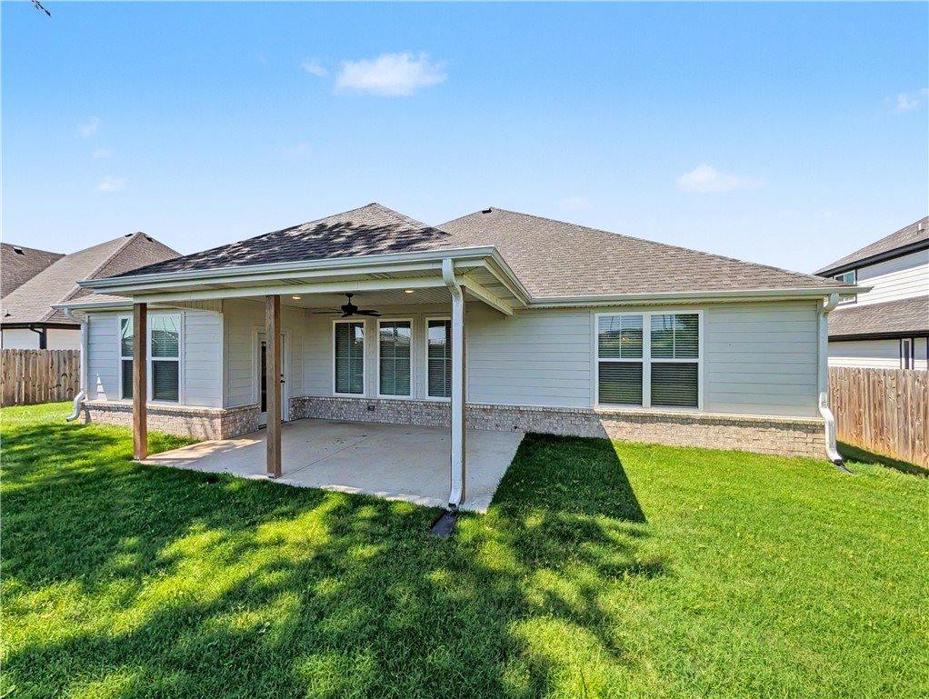 1111 Red Maple Street, Centerton, AR 72719