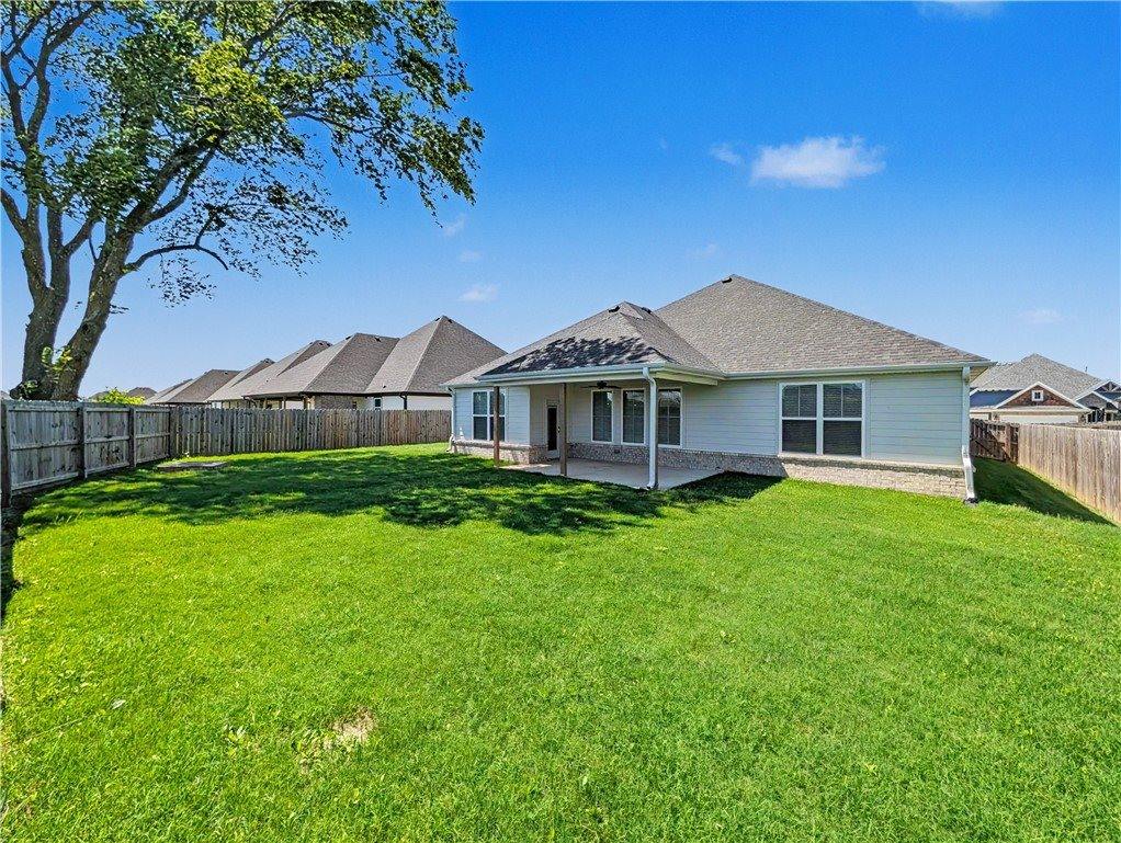 1111 Red Maple Street, Centerton, AR 72719