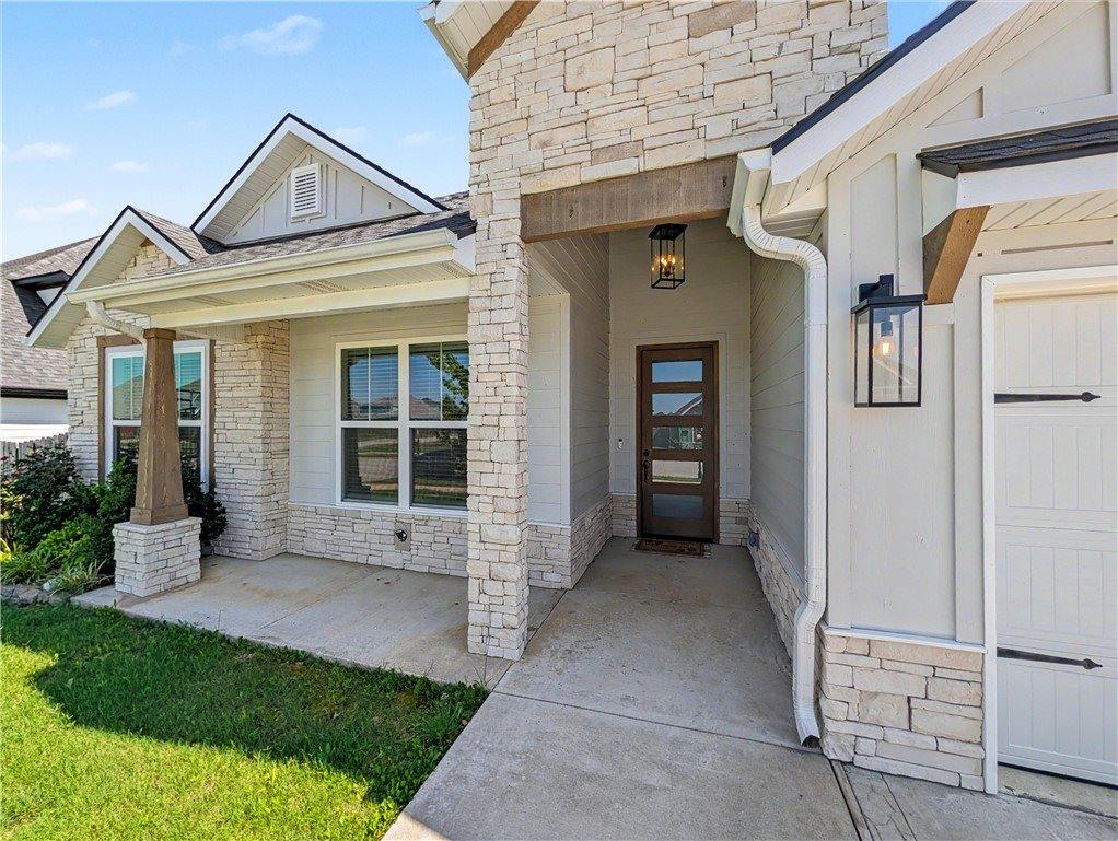 1111 Red Maple Street, Centerton, AR 72719