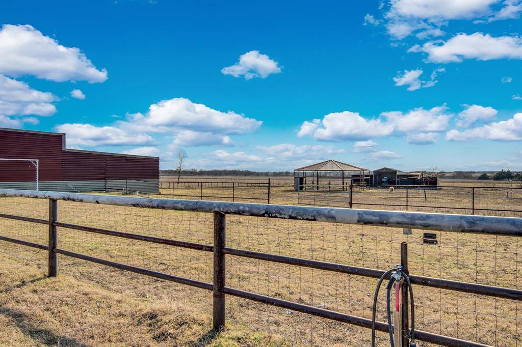 1015 Curry Road, Waxahachie, TX 75167