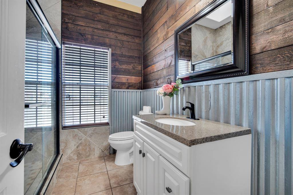 1015 Curry Road, Waxahachie, TX 75167