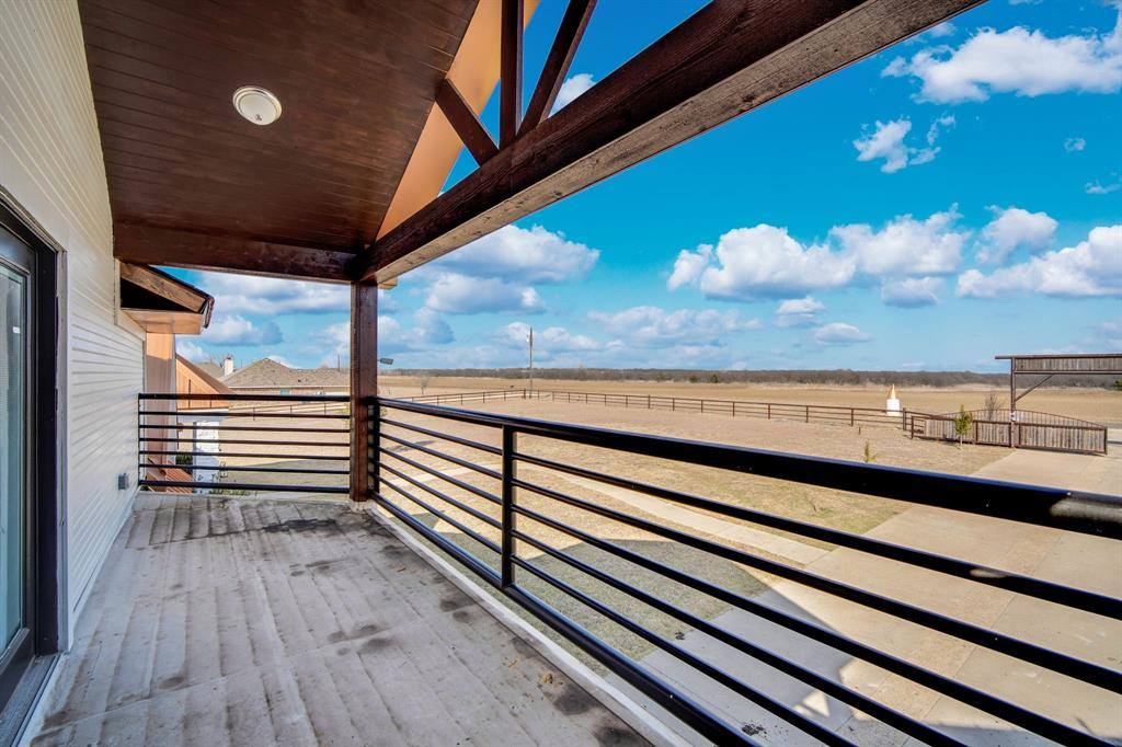 1015 Curry Road, Waxahachie, TX 75167