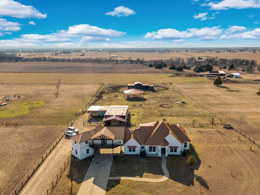 1015 Curry Road, Waxahachie, TX 75167