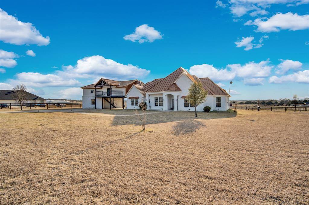1015 Curry Road, Waxahachie, TX 75167