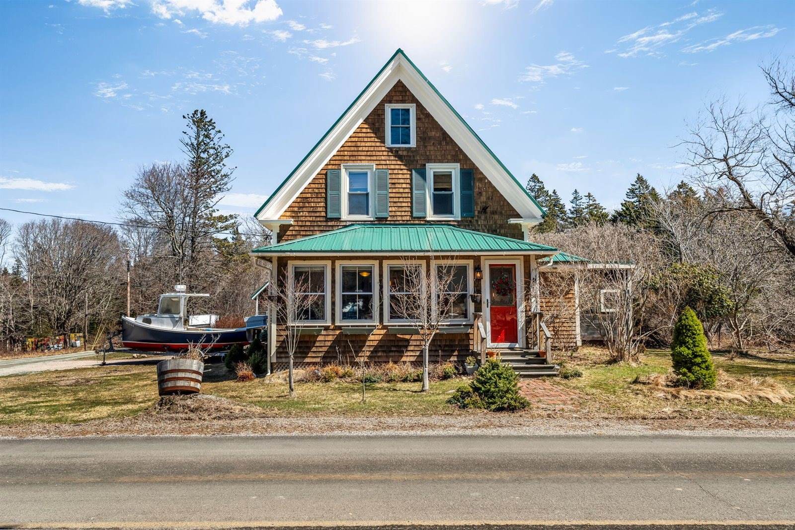 281 Atlantic Road, Swans Island, ME 04685