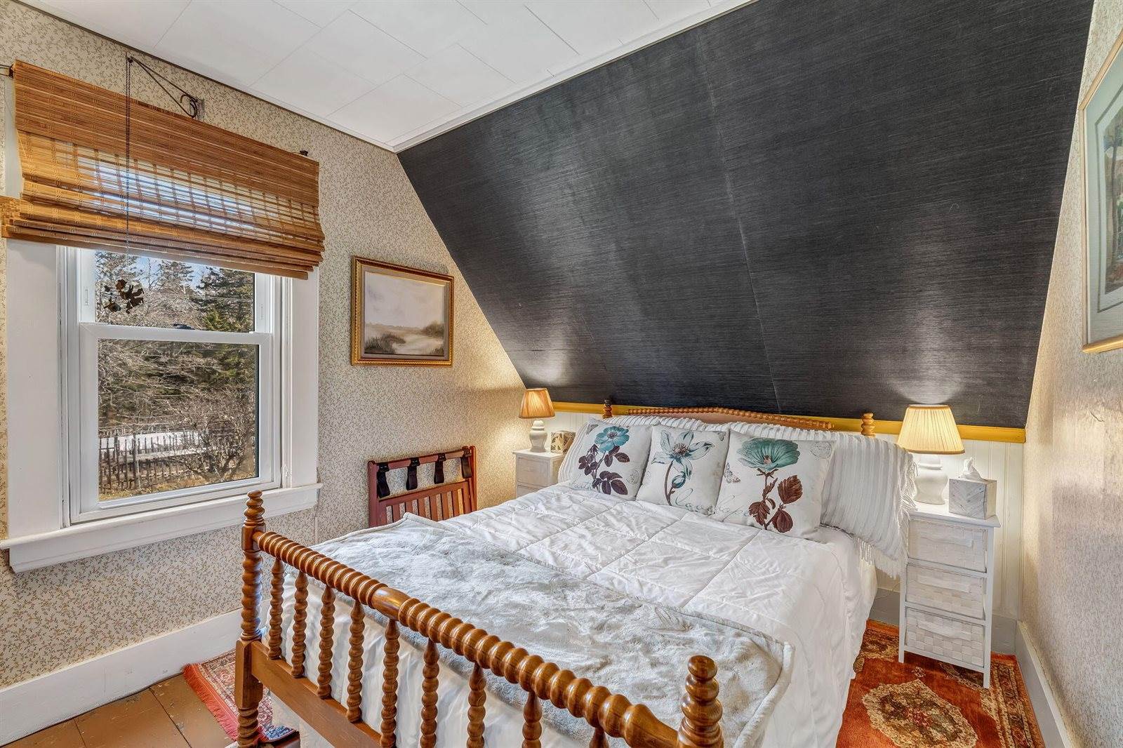 281 Atlantic Road, Swans Island, ME 04685