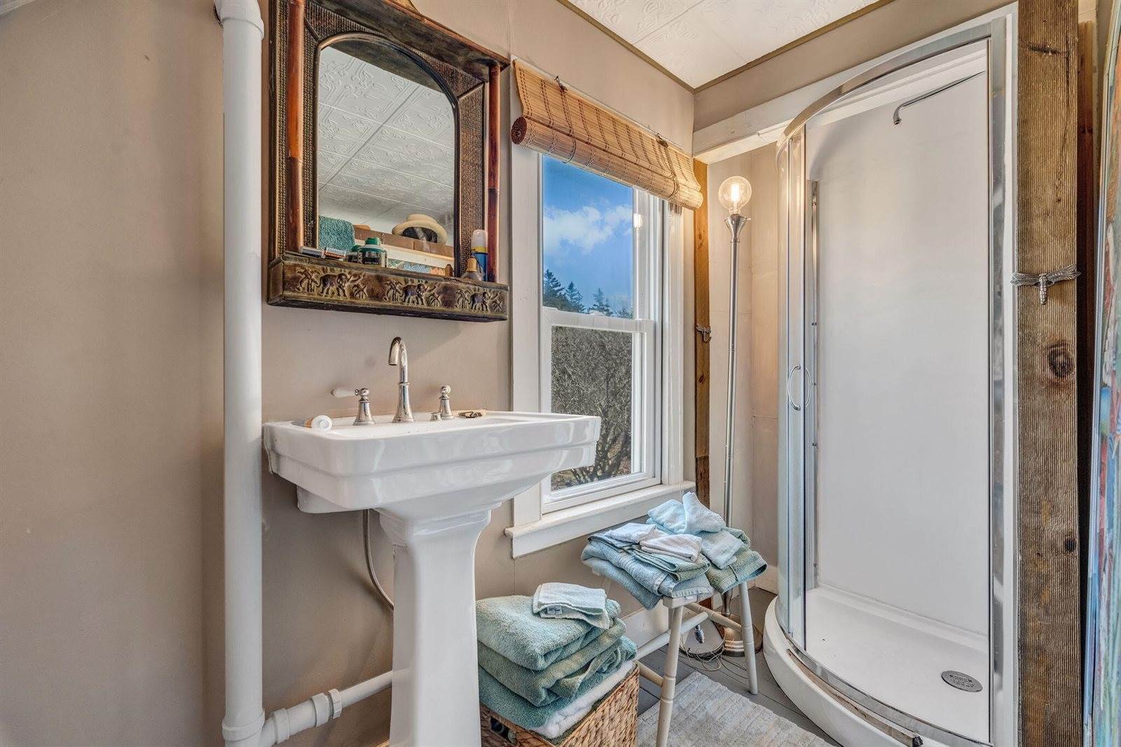 281 Atlantic Road, Swans Island, ME 04685
