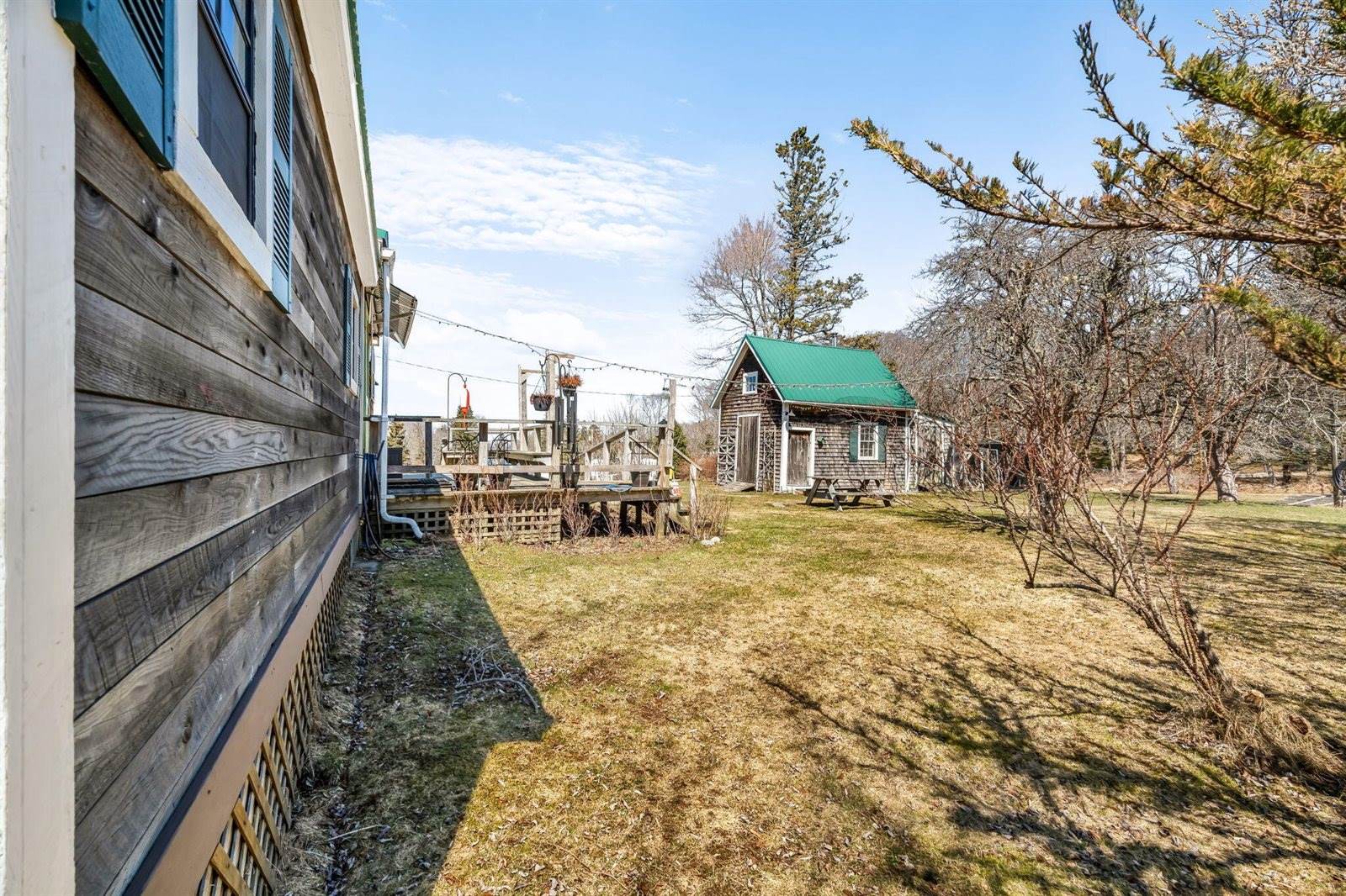 281 Atlantic Road, Swans Island, ME 04685