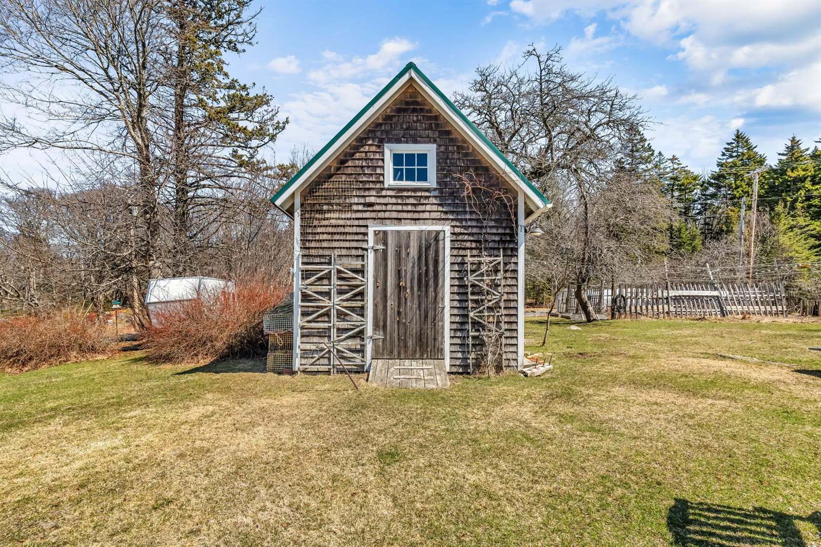 281 Atlantic Road, Swans Island, ME 04685