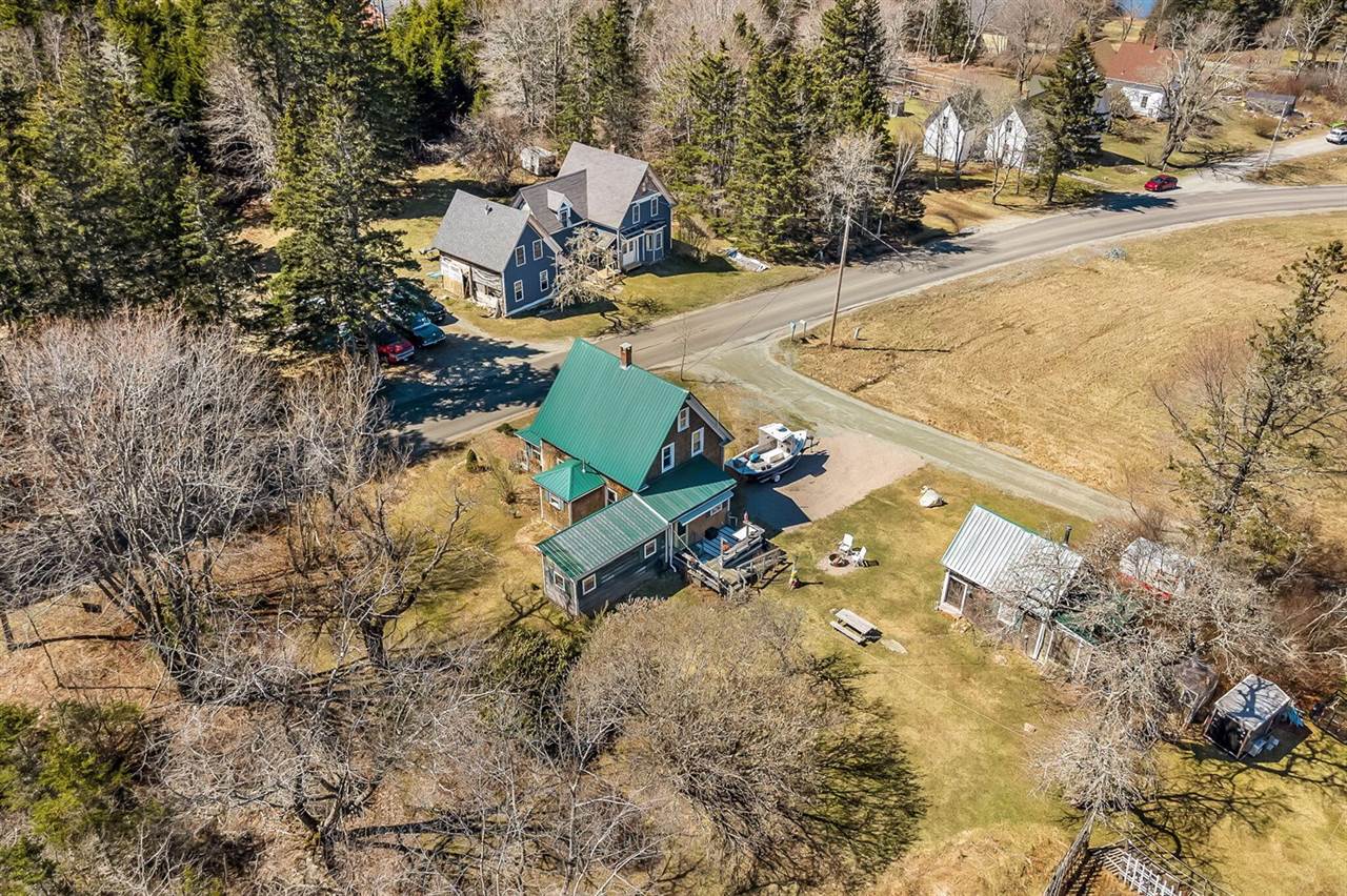 281 Atlantic Road, Swans Island, ME 04685