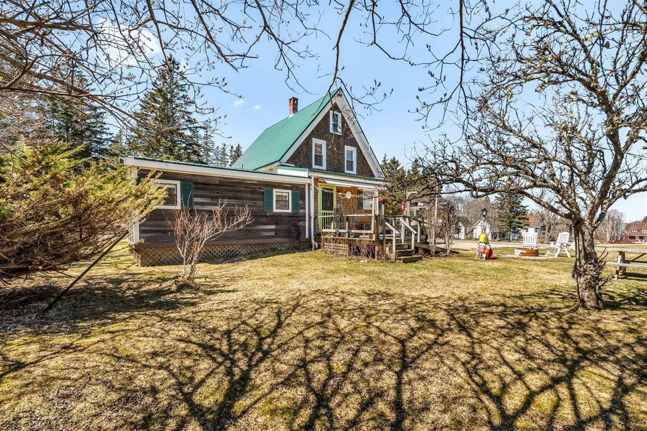 281 Atlantic Road, Swans Island, ME 04685