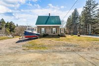 281 Atlantic Road, Swans Island, ME 04685