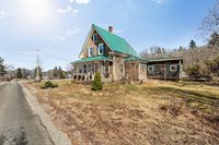 281 Atlantic Road, Swans Island, ME 04685