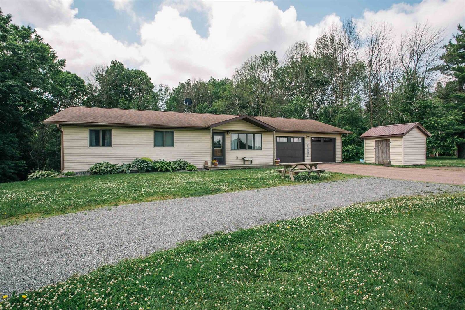 W6833 Ridge Road, Neillsville, WI 54456
