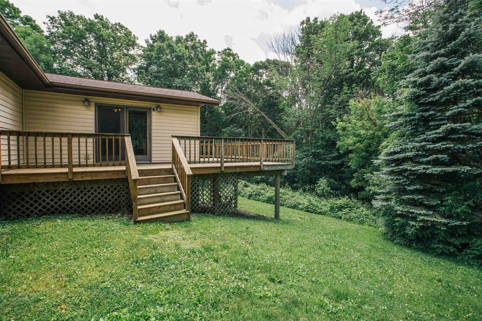 W6833 Ridge Road, Neillsville, WI 54456
